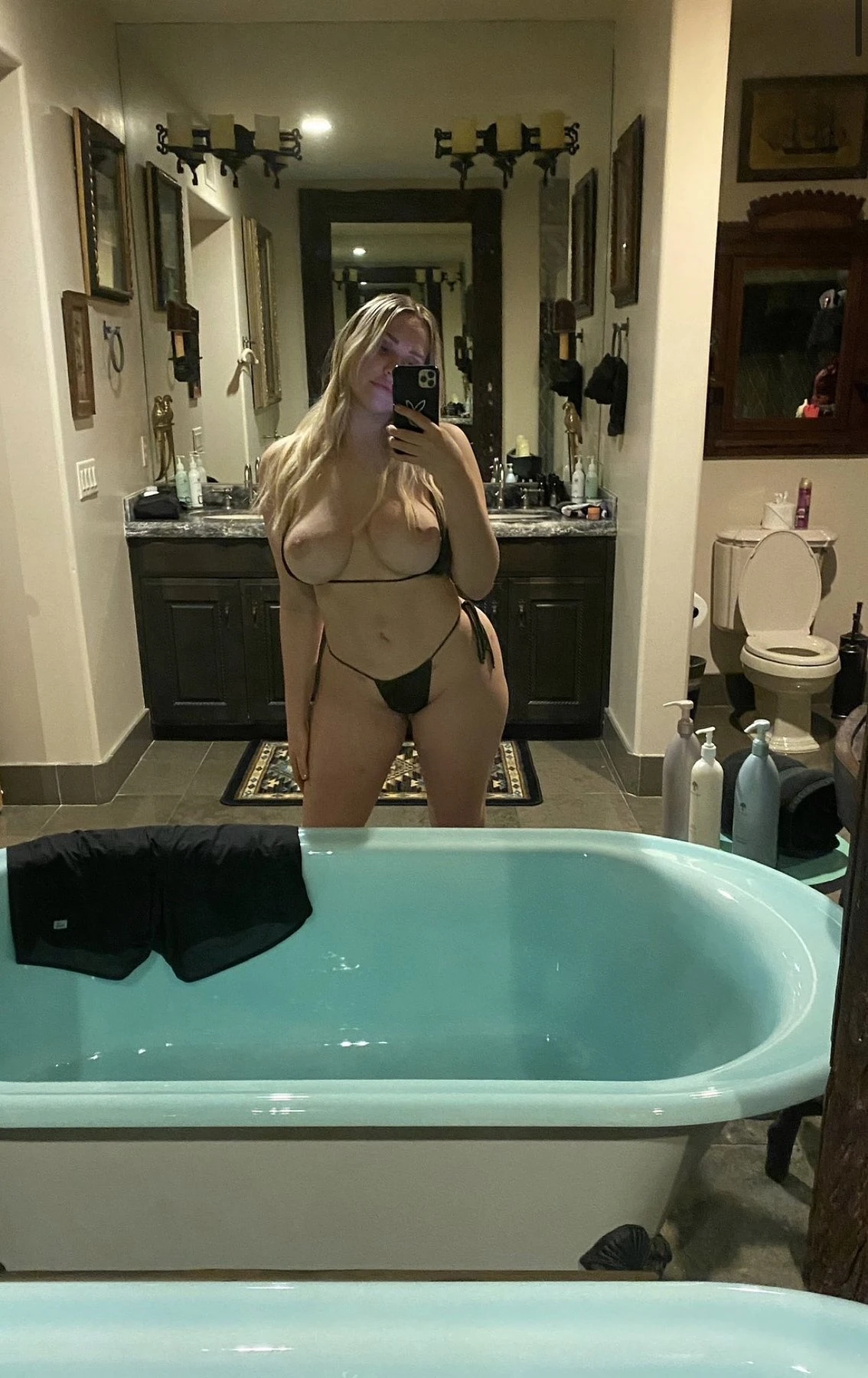 Ninio – Singaporean escort in Baghdad — 2 / 3