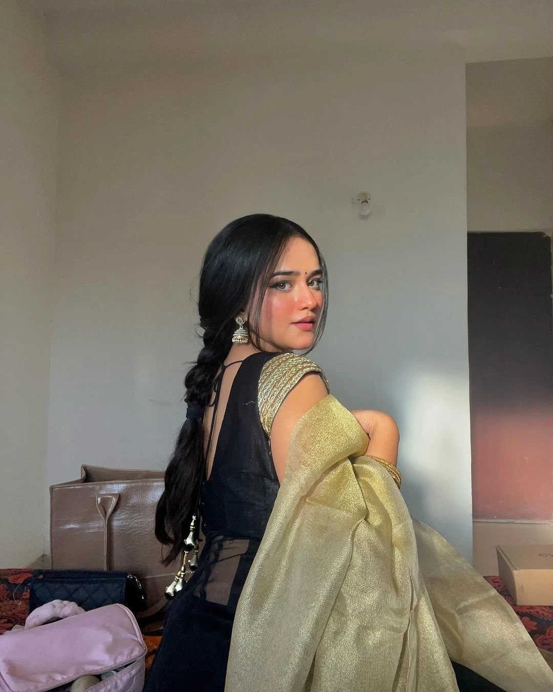 Kavya Escort Service – Indian escort in Pondicherry — 3 / 4