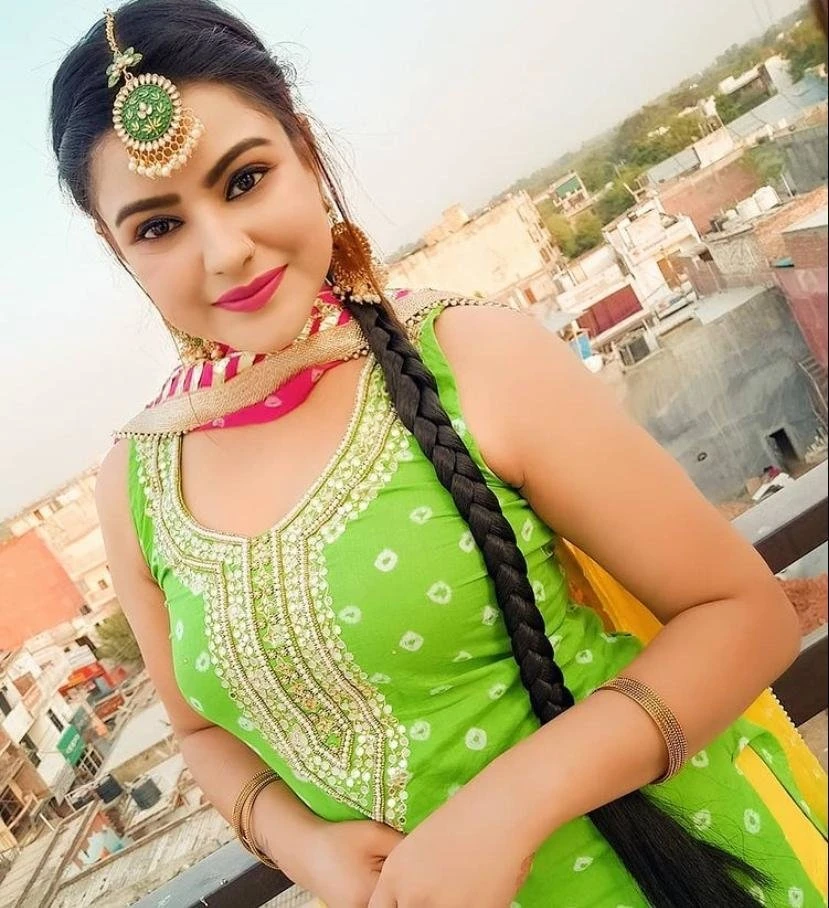 Vinita Sharma Cash Service Escort Hydera – Indian escort in Hyderabad — 3 / 6