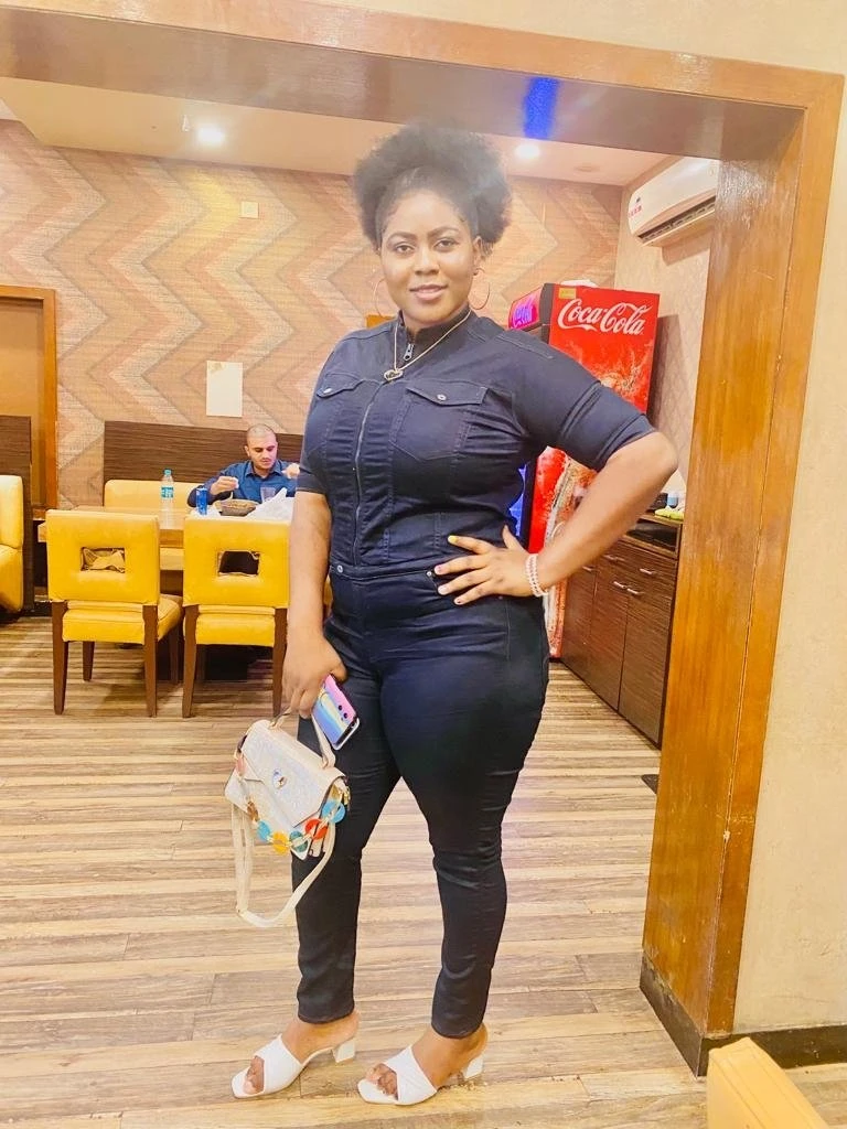 Pretty6, 9, 0, 9, 2, 1, 6, 8, 1, 9 – Central African escort in Kolkata — 4 / 6