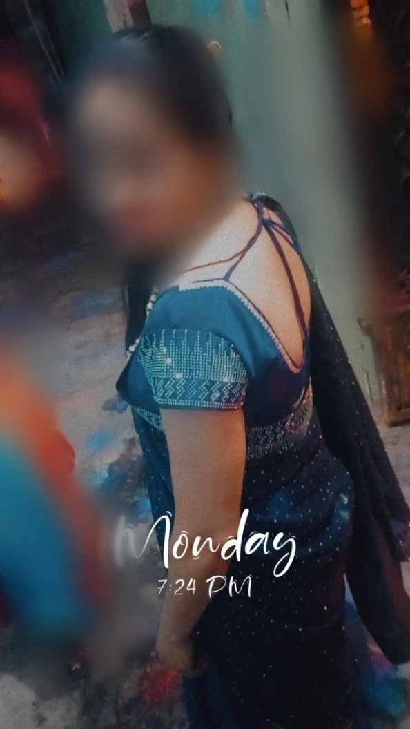 Shubhra married an independent – Indian escort in New Delhi — 3 / 6