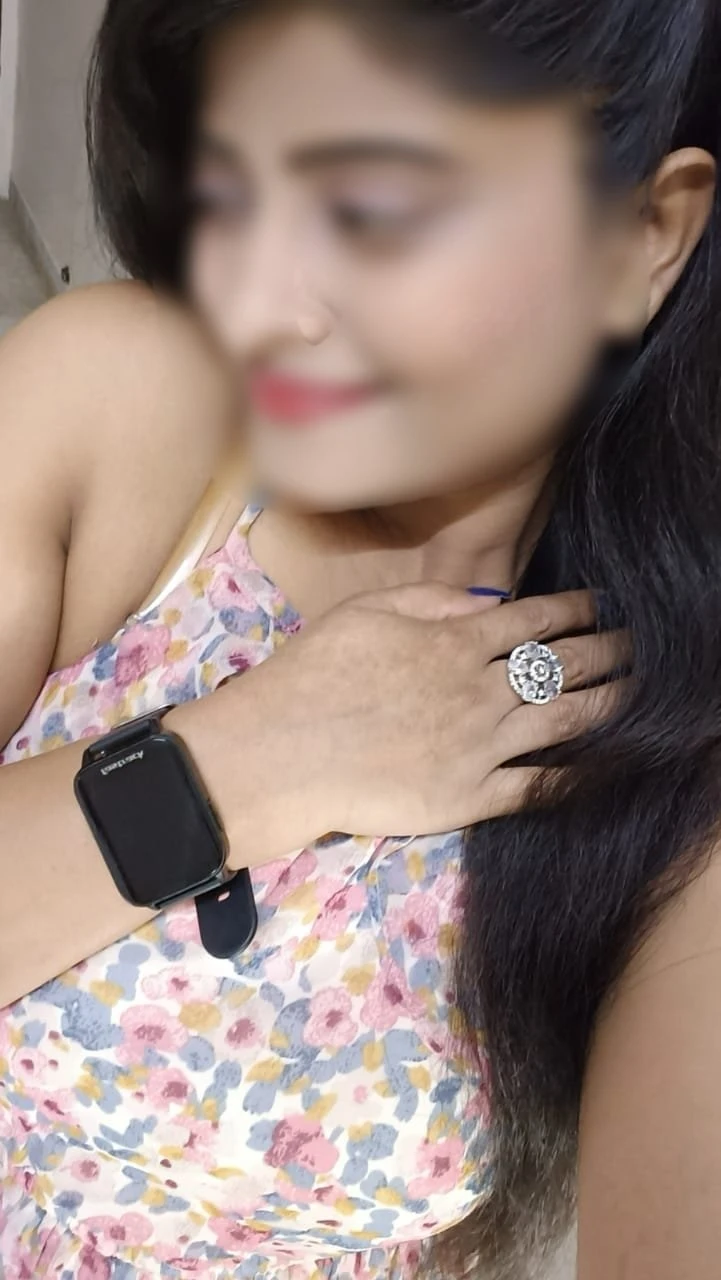 Puja Patel – Indian escort in Mumbai — 4 / 5
