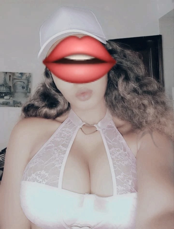 Adrianna – Libyan adult performer in Beirut — 3 / 4