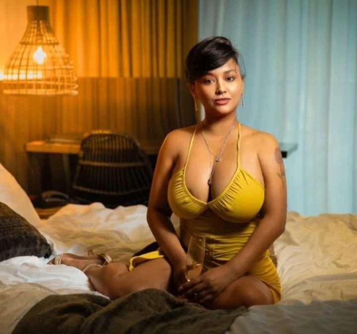Mia Yakira7 – British escort in Hanoi — 7 / 11