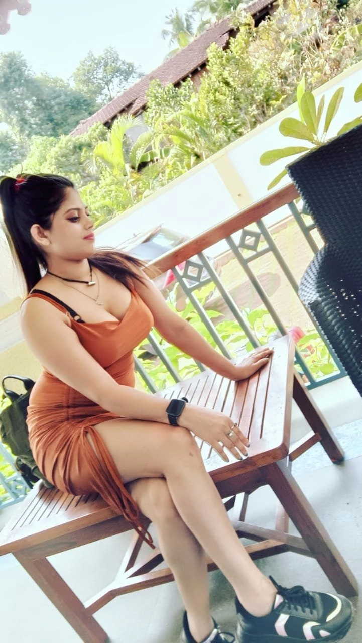 Minakshi Genuine 4 Year Old Messagerepub – Indian escort in New Delhi — 1 / 2
