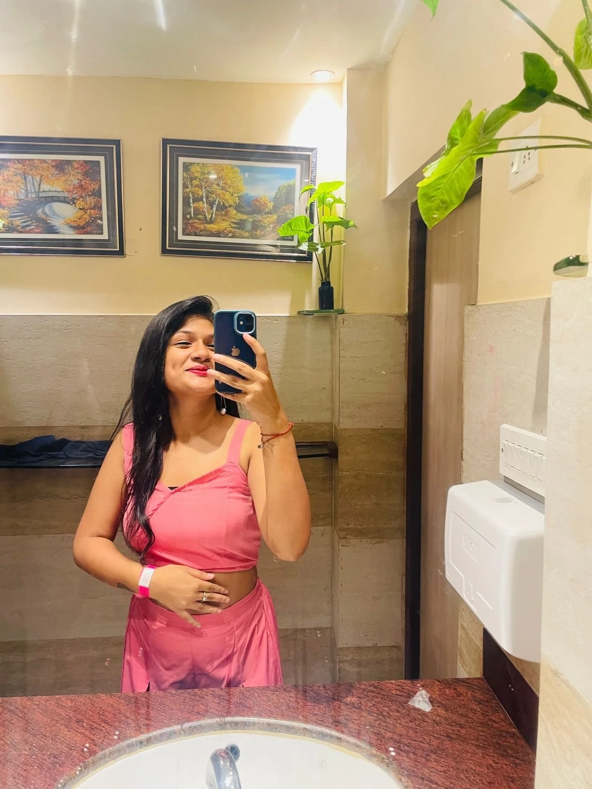 Hot Real meet incall/Outcall cash to han – Indian escort in Kolkata — 4 / 9