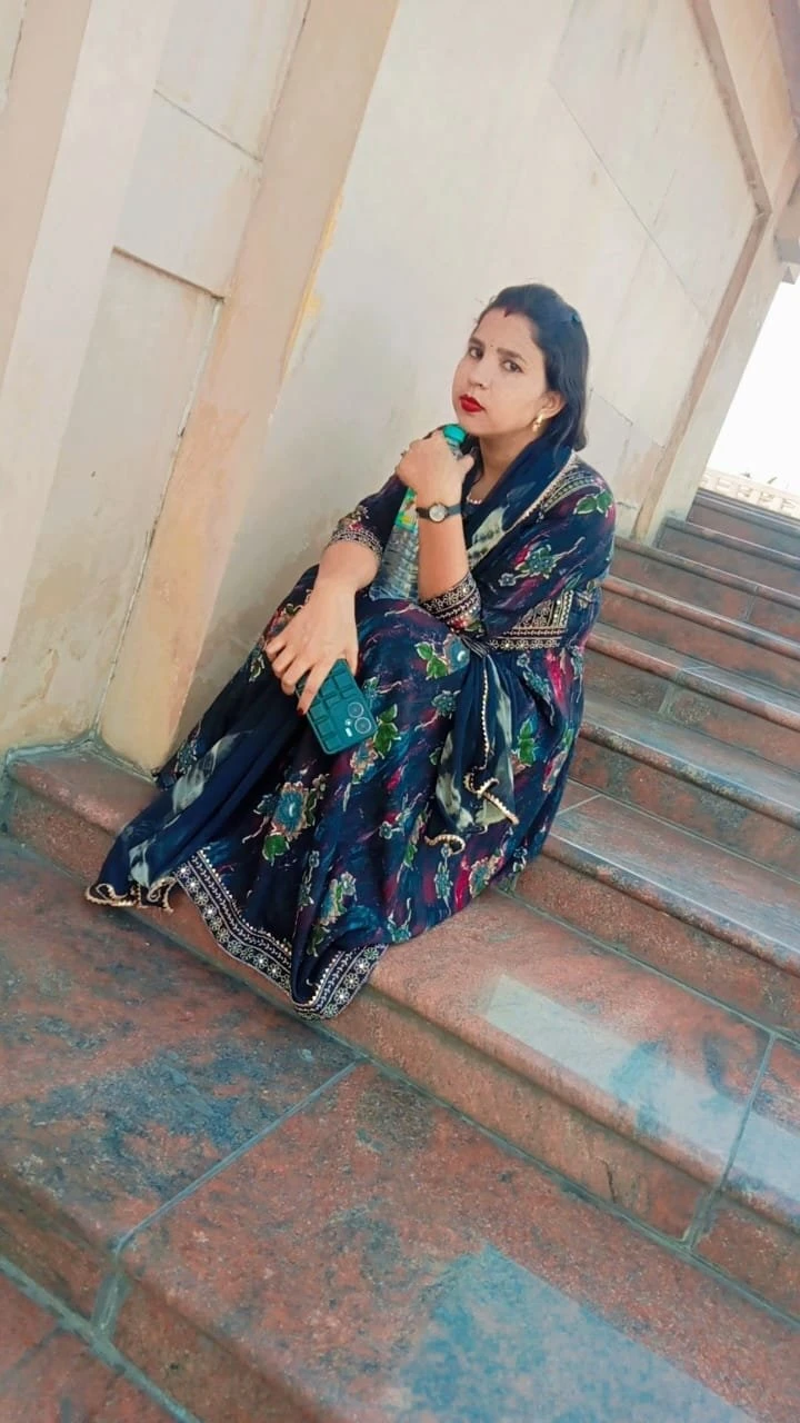 Jesmin cam show sex chat – Indian escort in Pune — 4 / 5