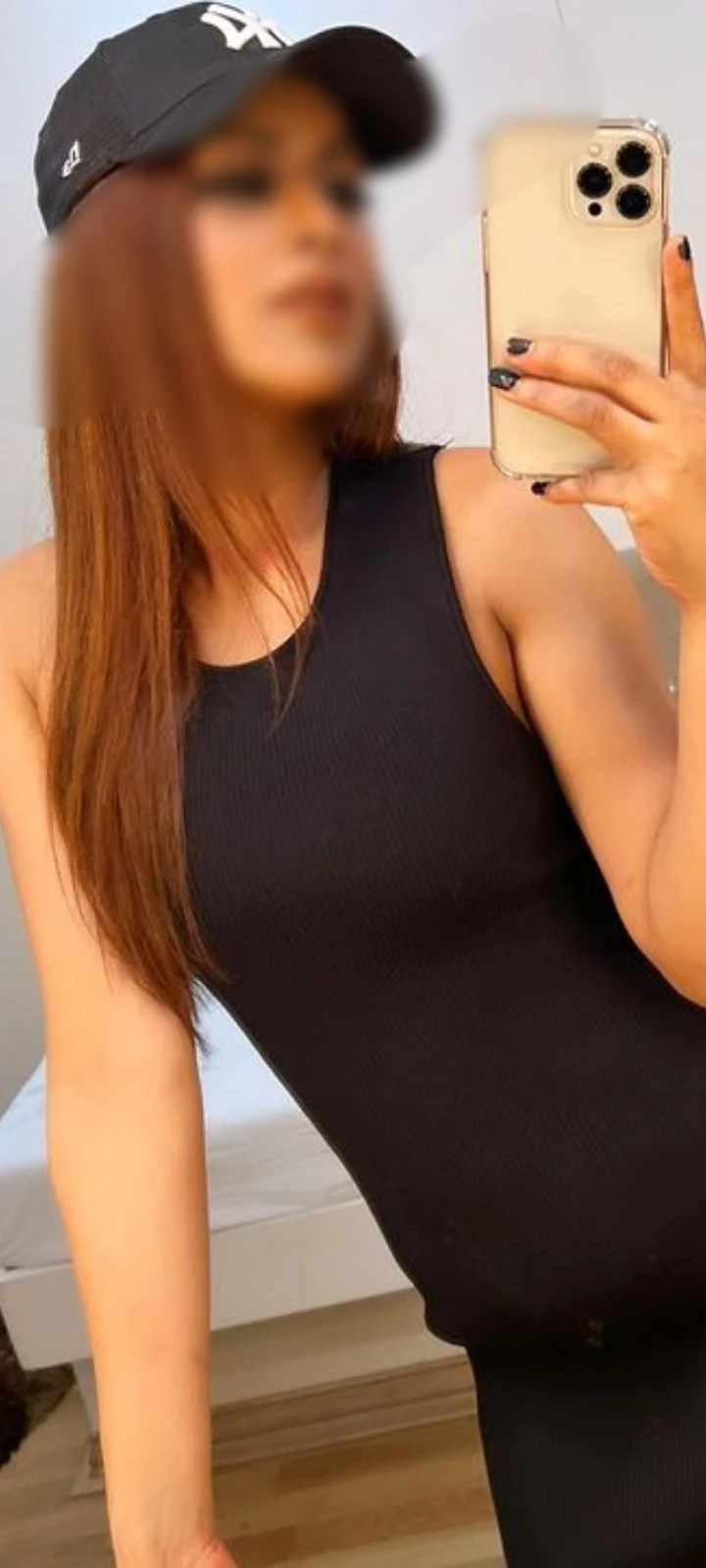 Akanksha independent girl – Indian escort in Mumbai — 1 / 14