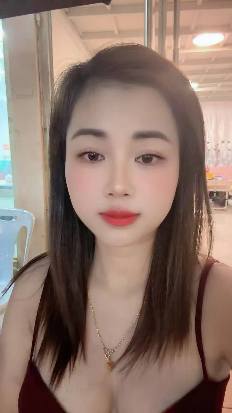 Anan – Vietnamese escort in Hanoi — 3 / 5
