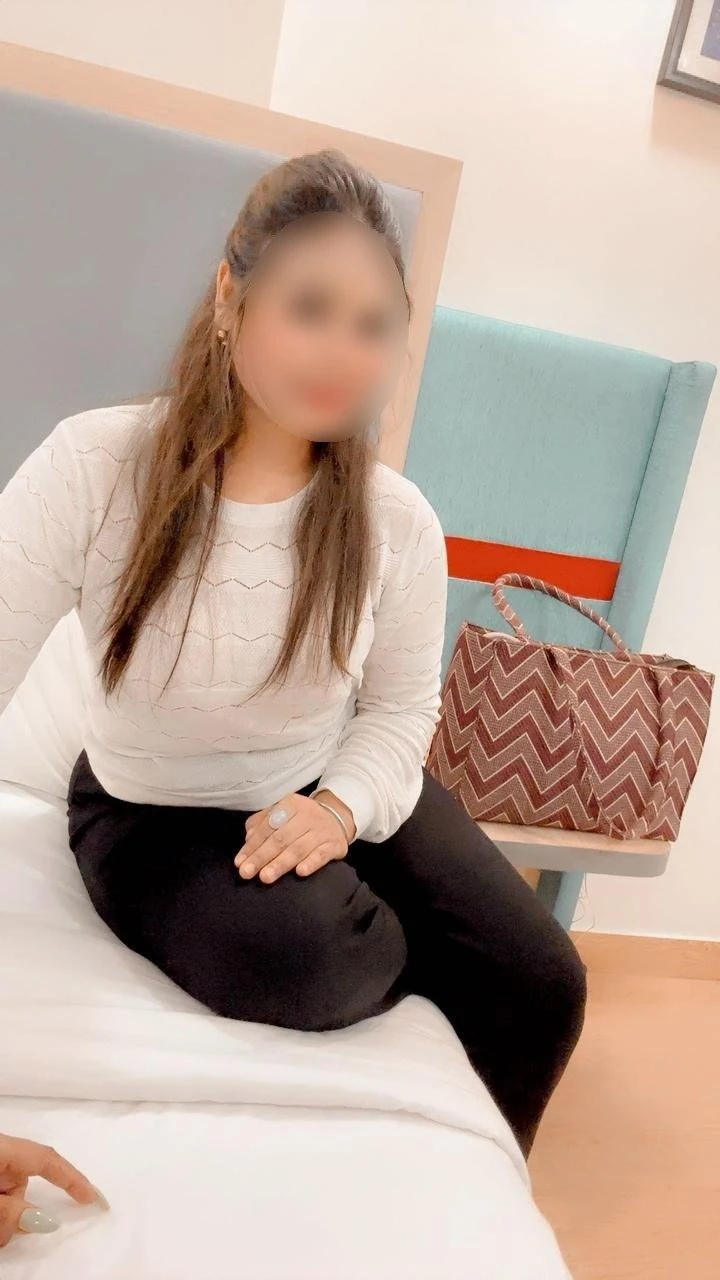 Soniya – Indian escort in Visakhapatnam — 4 / 9