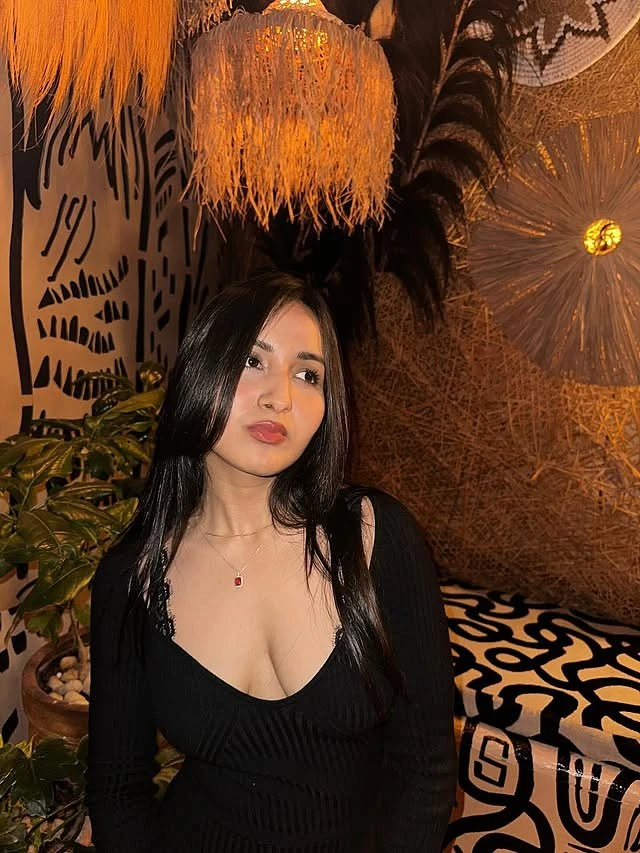 Avantika – Indian escort in Colombo — 5 / 6