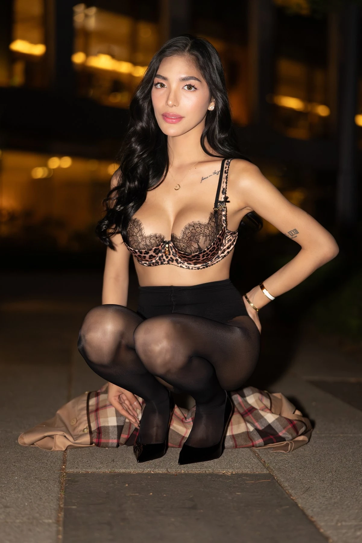 Captivating Elise – Australian escort in Ho Chi Minh City — 10 / 23