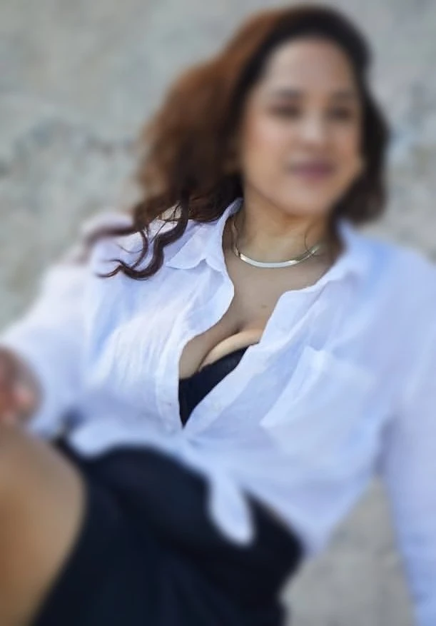 23 Years Busty Women Naziya – Indian escort in Mumbai — 13 / 14