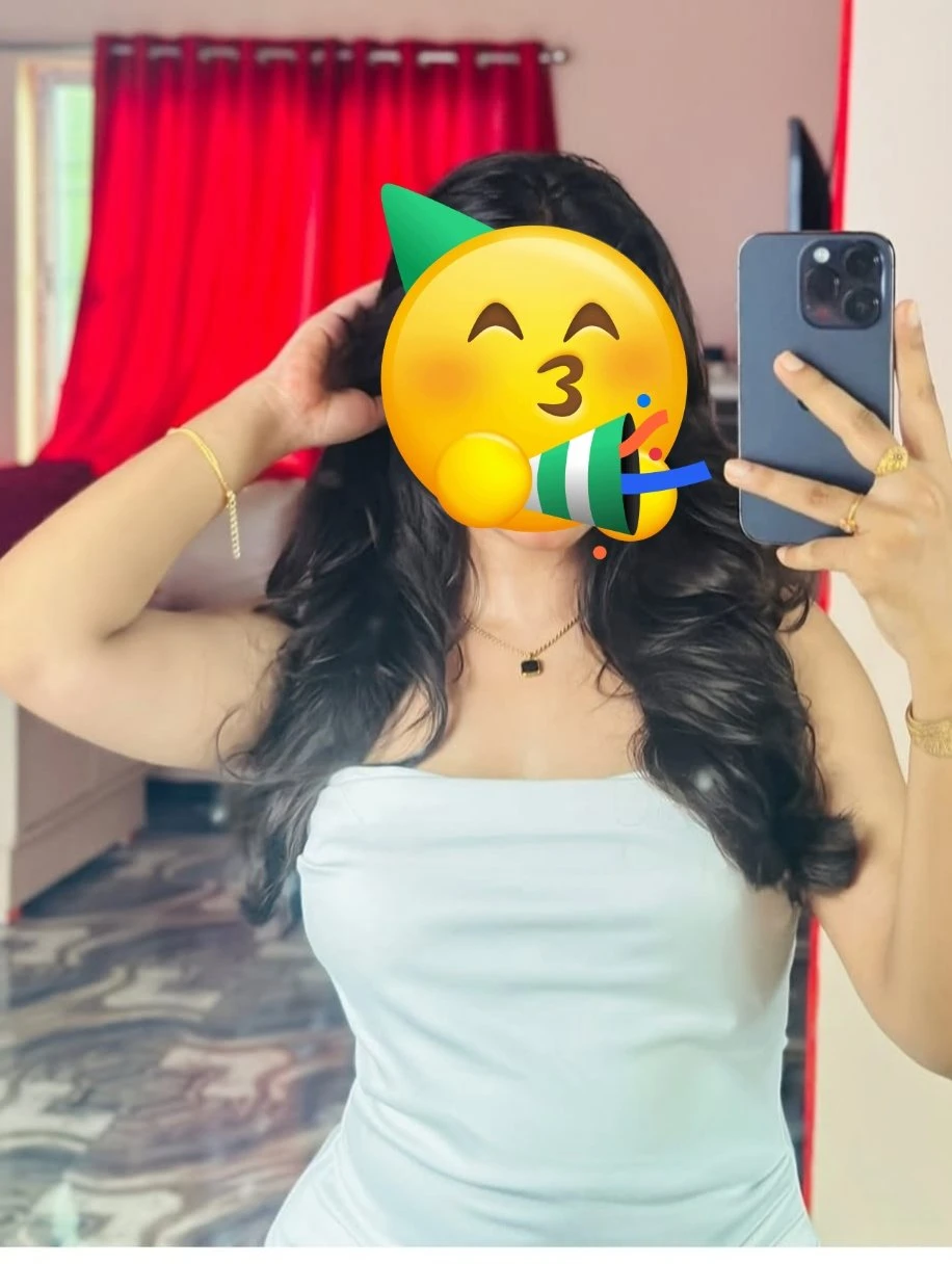 Charu – Indian escort in Mumbai — 7 / 8