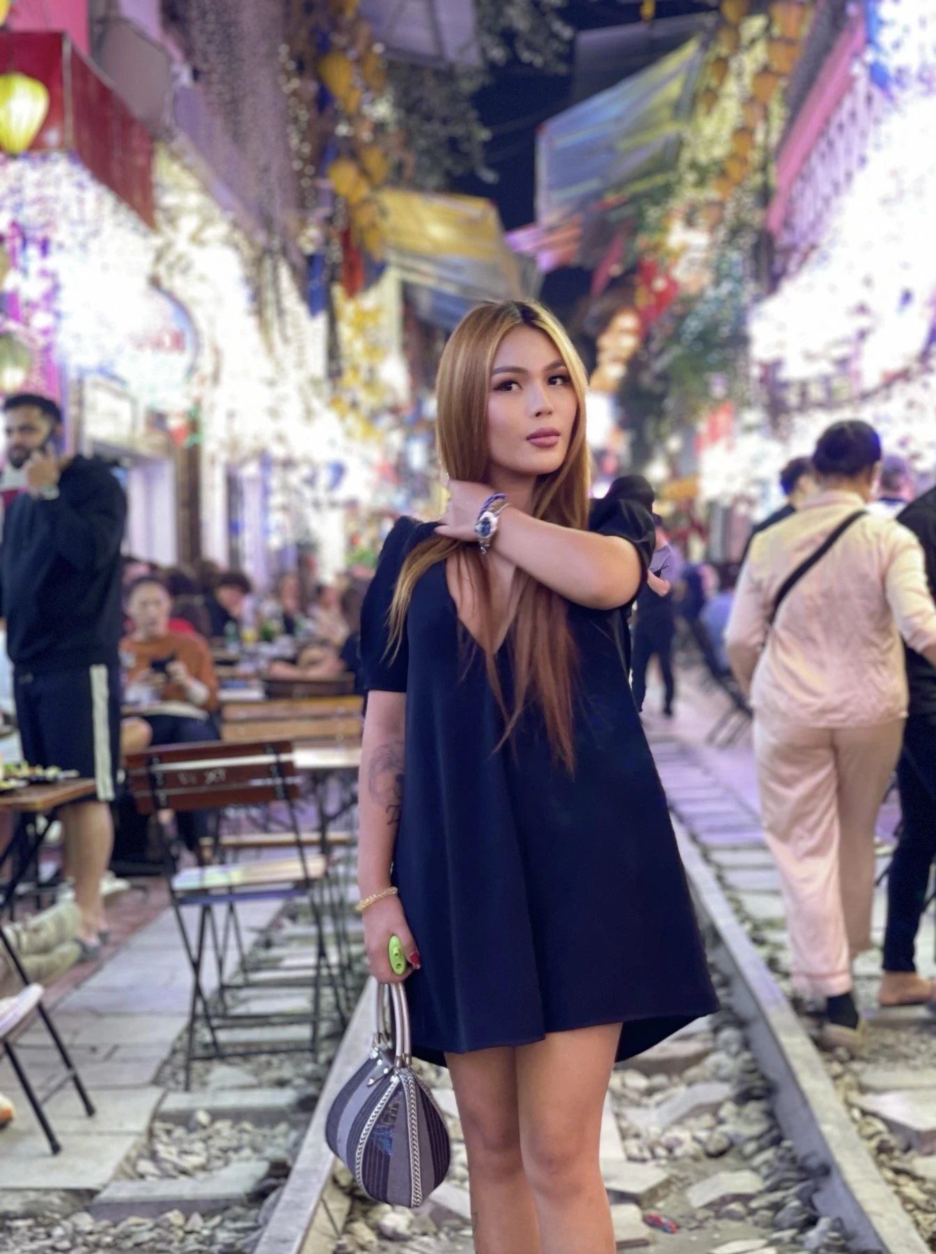 For “CamShow’’only Sweet Laviña – Singaporean escort in Mumbai — 8 / 21