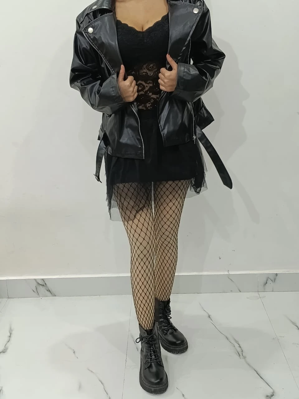 Sofia Meet & Cam – Indian escort in New Delhi — 24 / 25