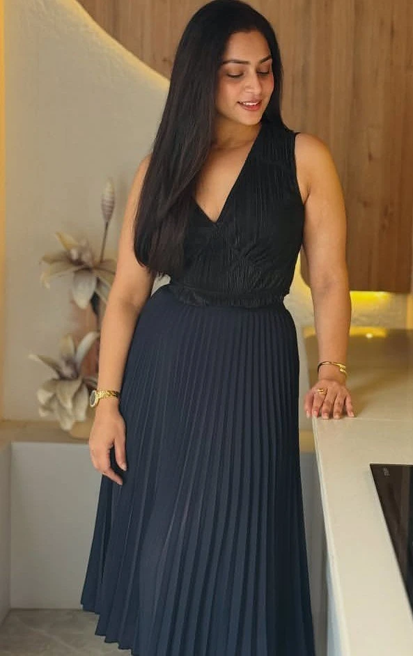 Jinika Joshi – Indian escort in Kochi — 3 / 4