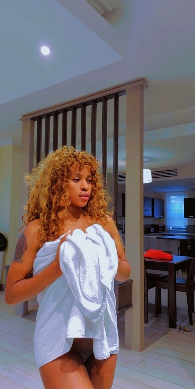 Anderson – Ugandan escort in Entebbe — 3 / 6