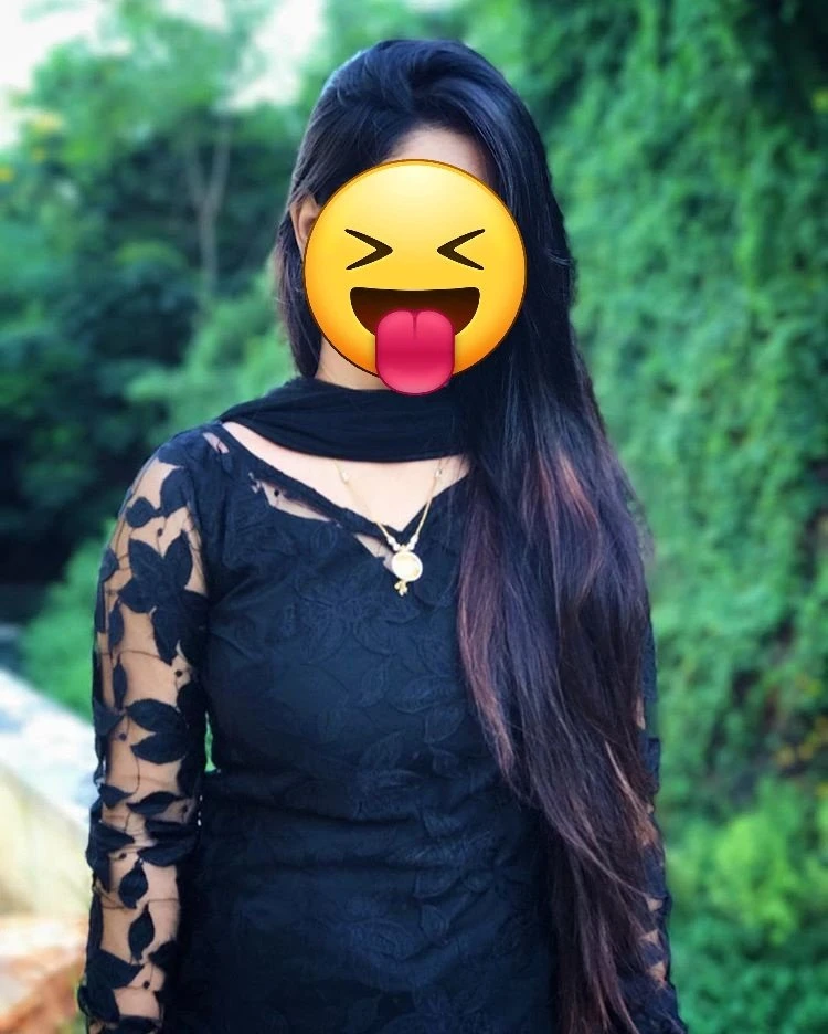 Anisha Cam Show – Indian escort in New Delhi — 1 / 2
