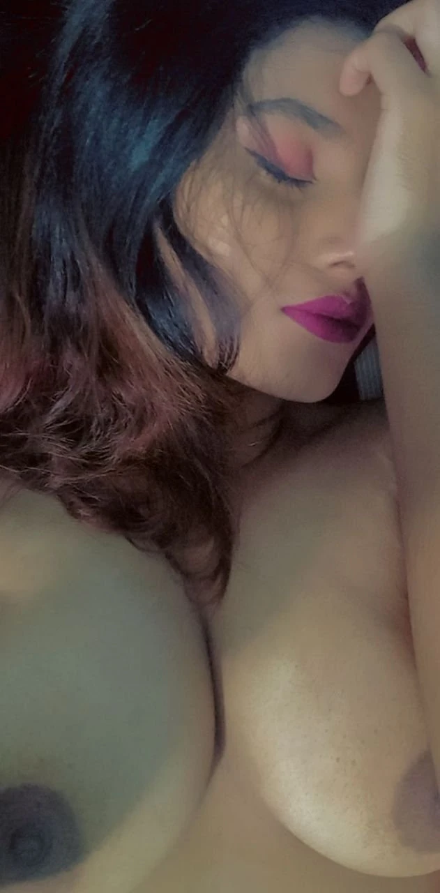Sinu Arora – Indian escort in Maldives — 6 / 7