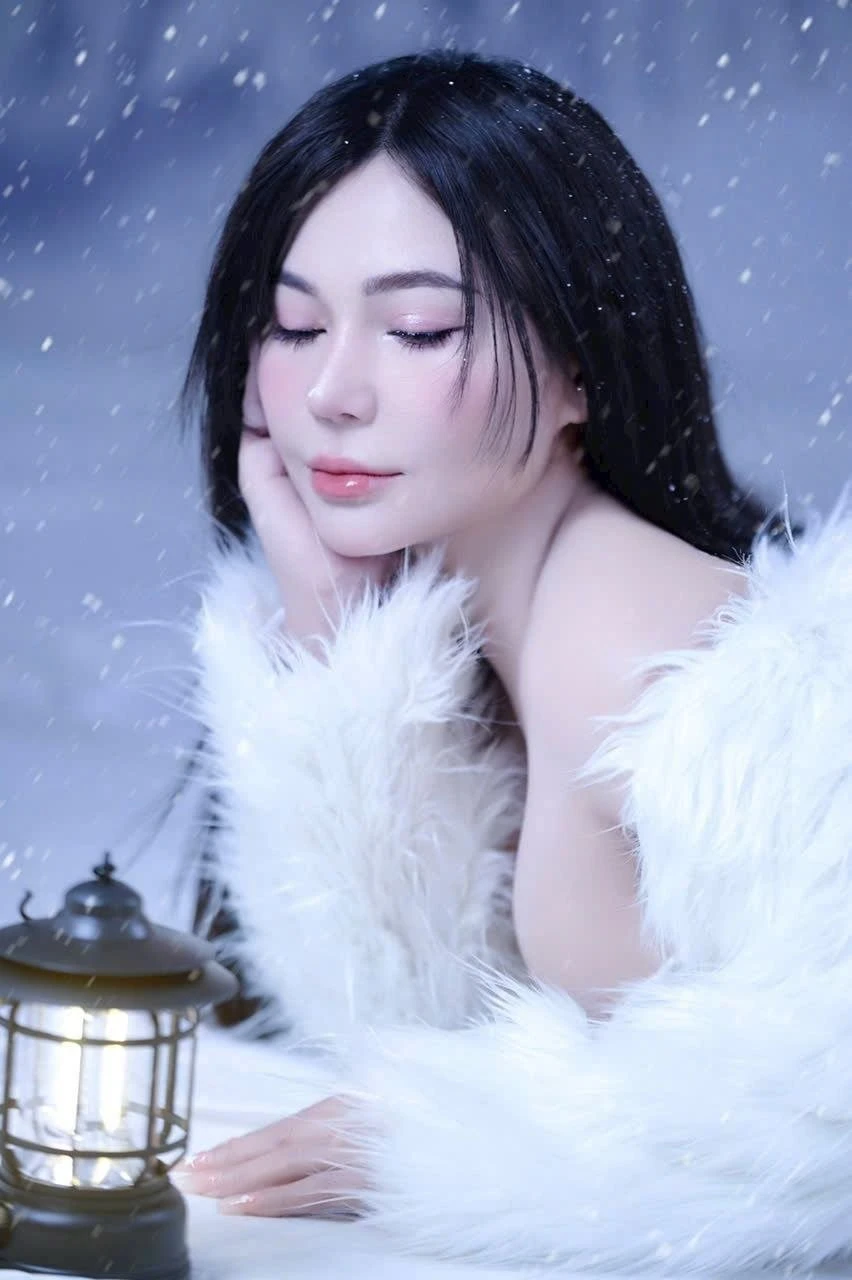 Mysterious Beauty – Vietnamese escort in Da Nang — 8 / 22