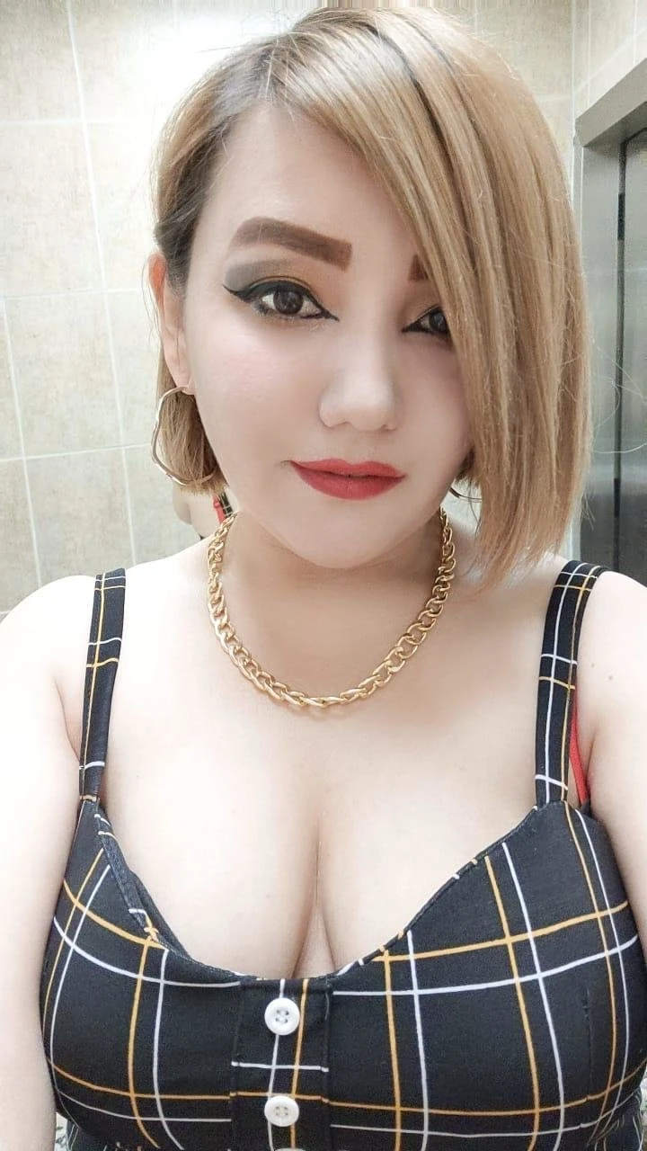Anna R – Venezuelan escort in Candolim, Goa — 3 / 9