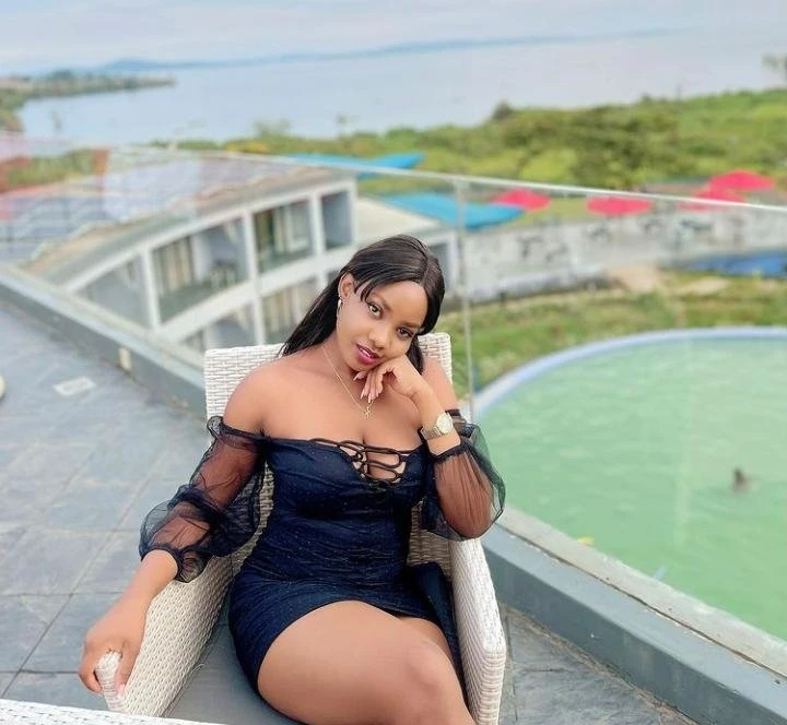 Brittney – South African escort in New Delhi — 3 / 4