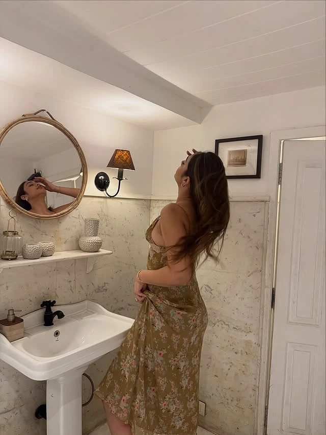 Sheetal – Indian escort in Kolkata — 3 / 7