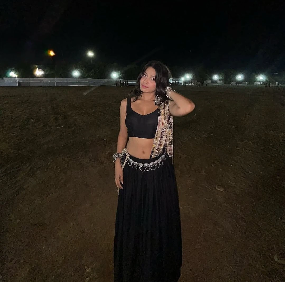 Zoya Khan – Indian escort in Mumbai — 2 / 4