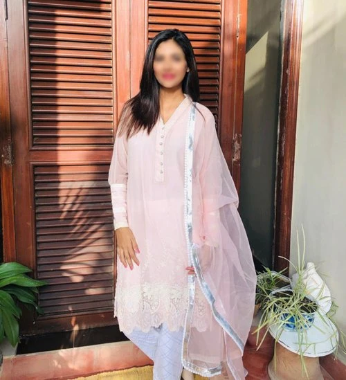 Celebrity Model Ananya Dutta – Indian escort in Mumbai — 5 / 8