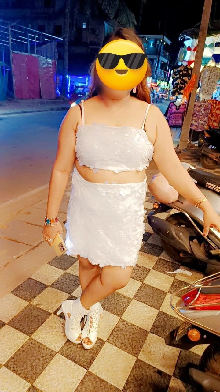 zaina khan hot wife – Indian escort in Hyderabad — 14 / 26