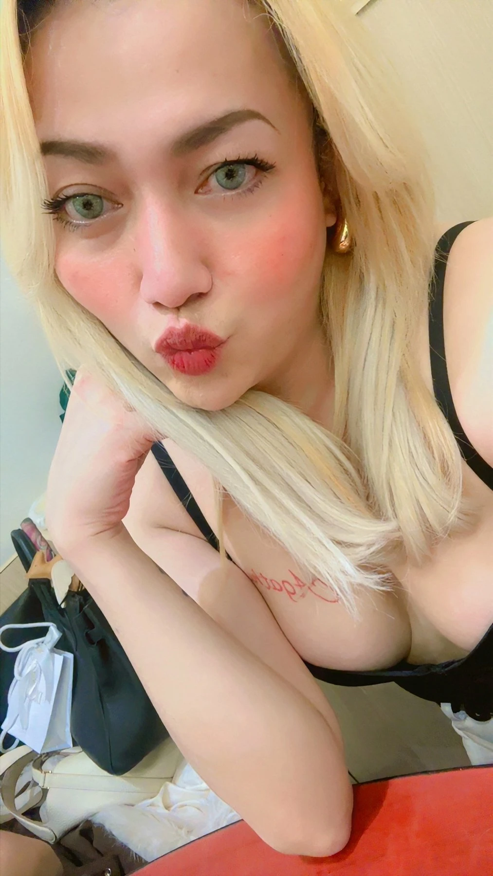 Agatha – Russian escort in Macao — 5 / 9