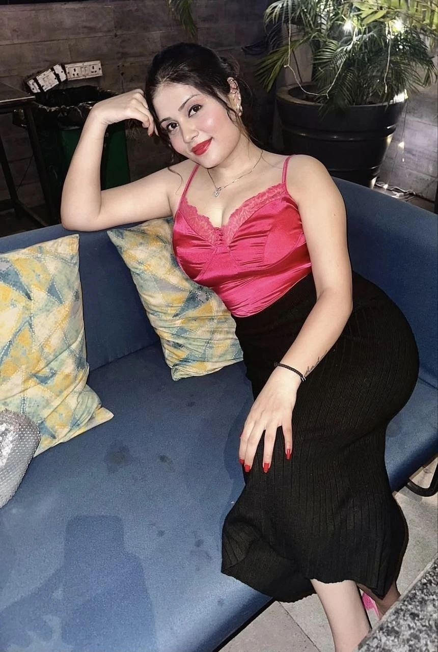 Pallavi – Indian escort in Kochi — 4 / 5