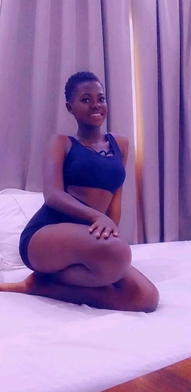 Amarl Zari – South African escort in New Delhi — 2 / 4