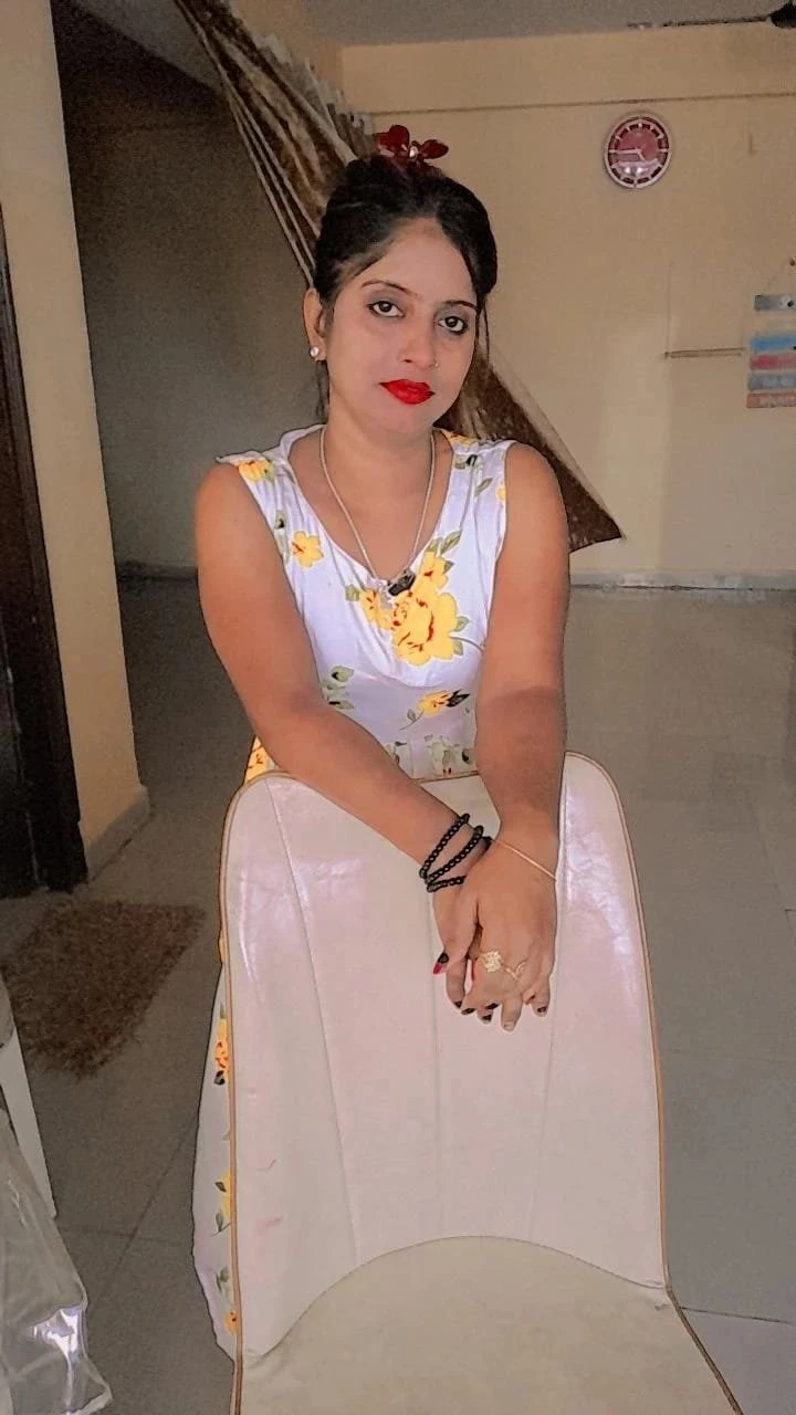 Isha Sharma – Indian escort in Mumbai — 2 / 4