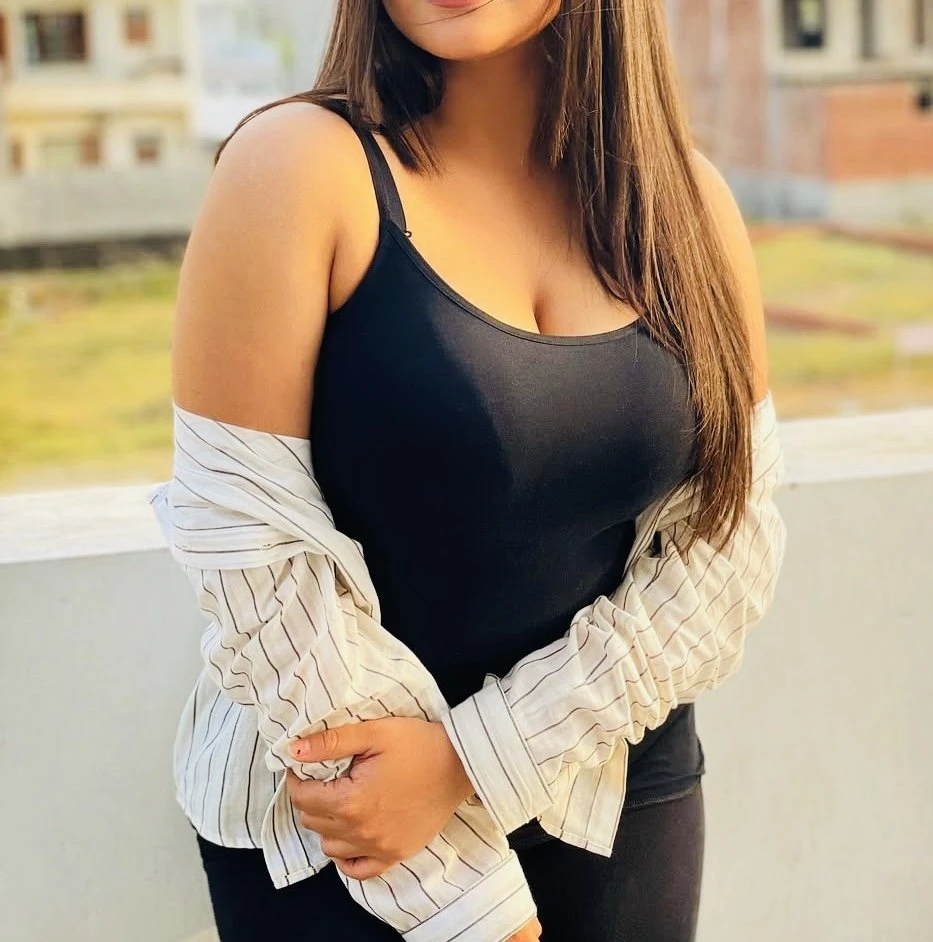 Ishini – Sri Lankan companion in Colombo — 2 / 3