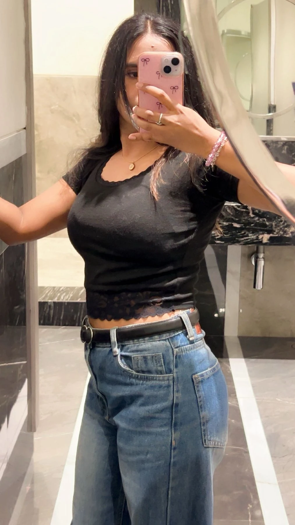 Aisha Real Meet & Com – Indian escort in Pune — 6 / 7