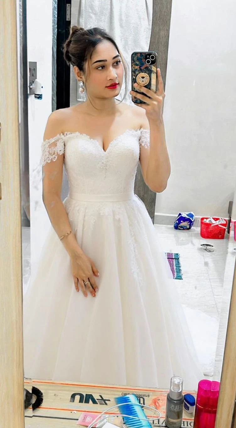 Anisha Khan – Indian escort in Hyderabad — 9 / 17