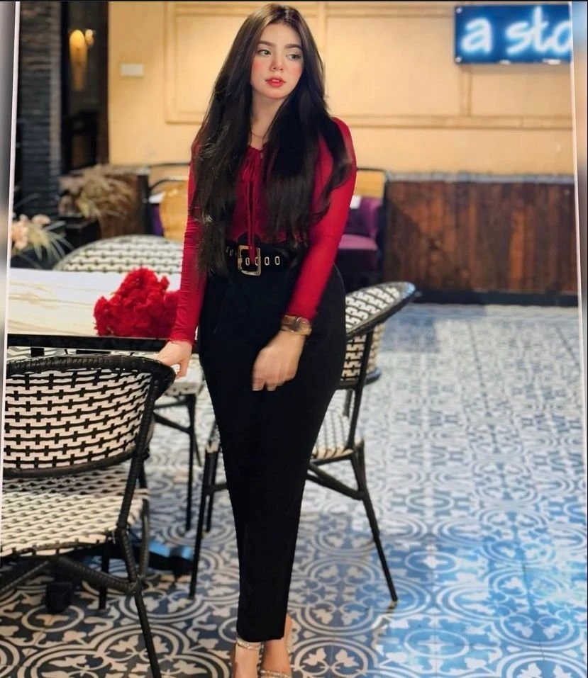 Haniya || Karachi Call Girl – Pakistani escort in Karāchi — 4 / 7