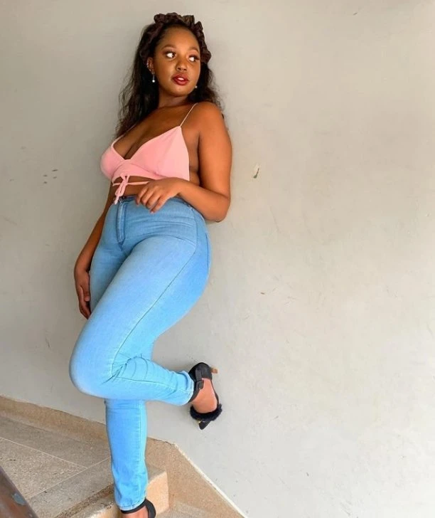 Pendo – South African escort in Hyderabad — 2 / 5