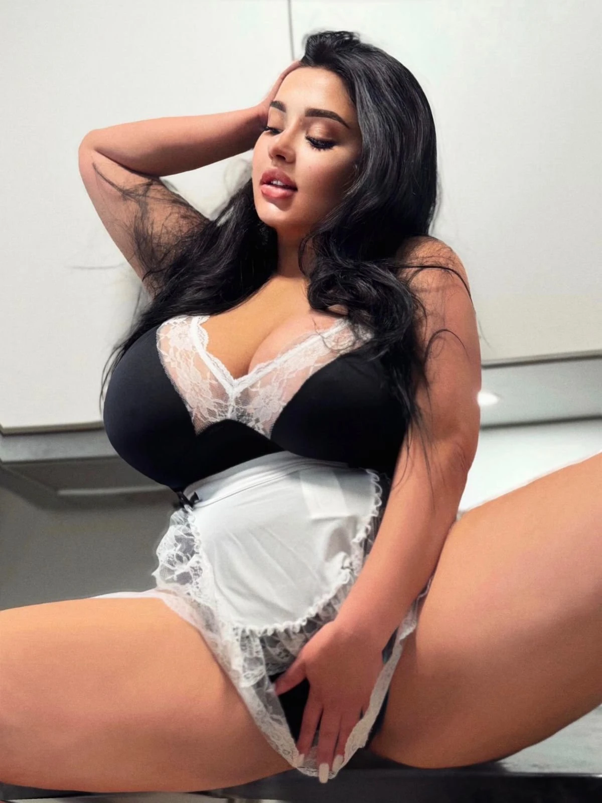 Karina – Ukrainian escort in Beirut — 2 / 9