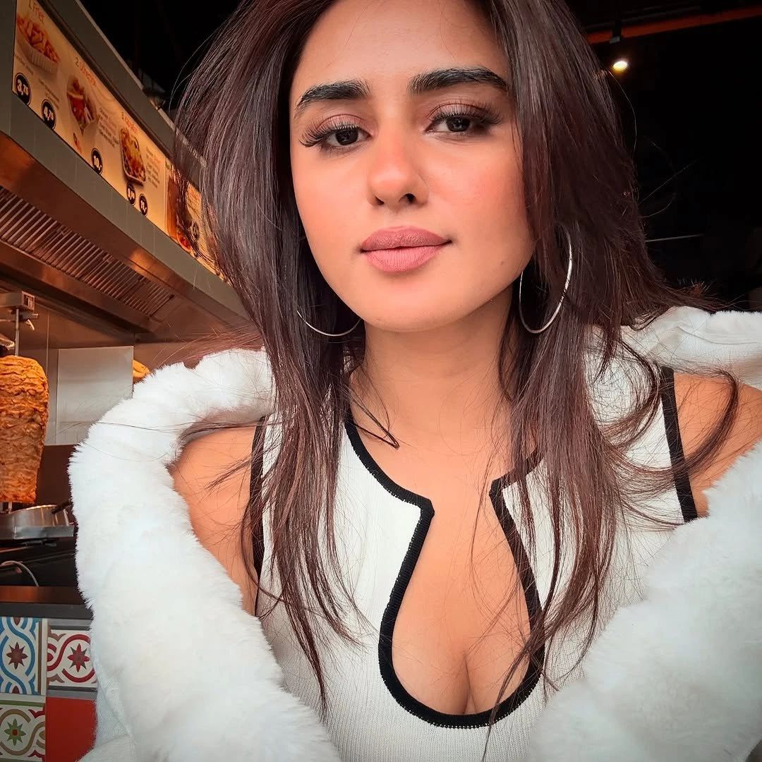 Komal – Indian escort in Manali — 3 / 4