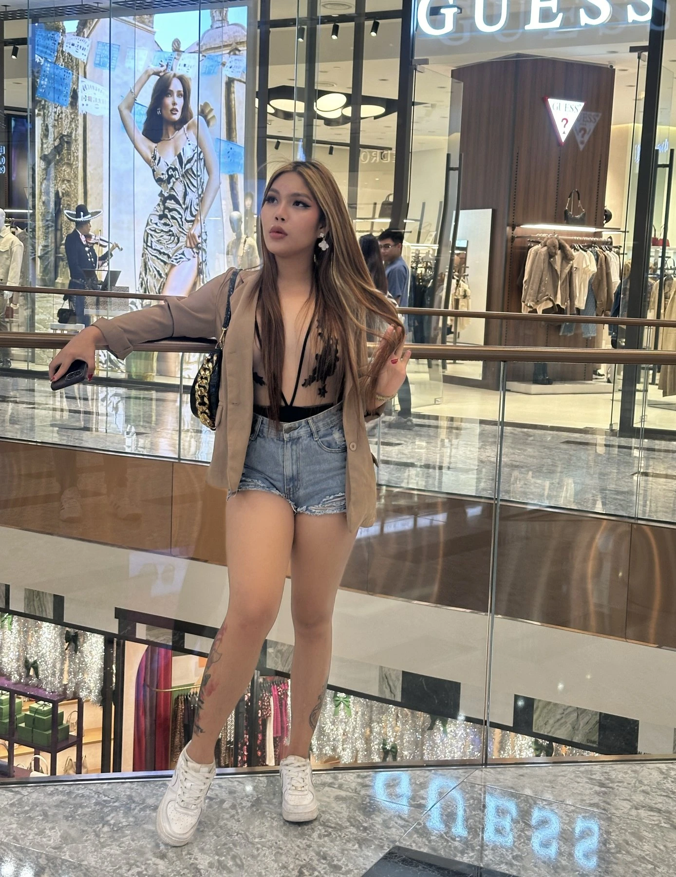 For “CamShow’’only Sweet Laviña – Singaporean escort in Mumbai — 10 / 21