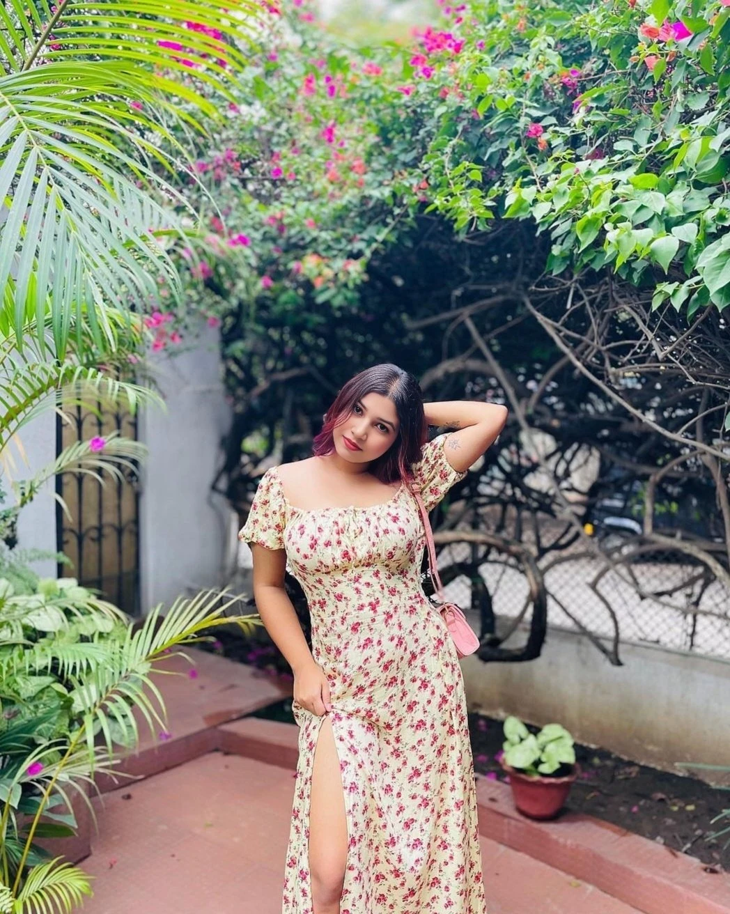 Somya Real Meet cam show GFE – Indian escort in Mumbai — 2 / 5
