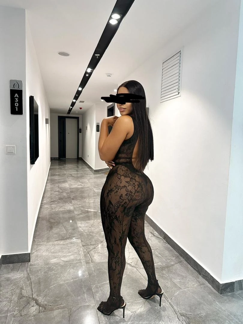Benita – Cameroonian escort in Abidjan — 5 / 6