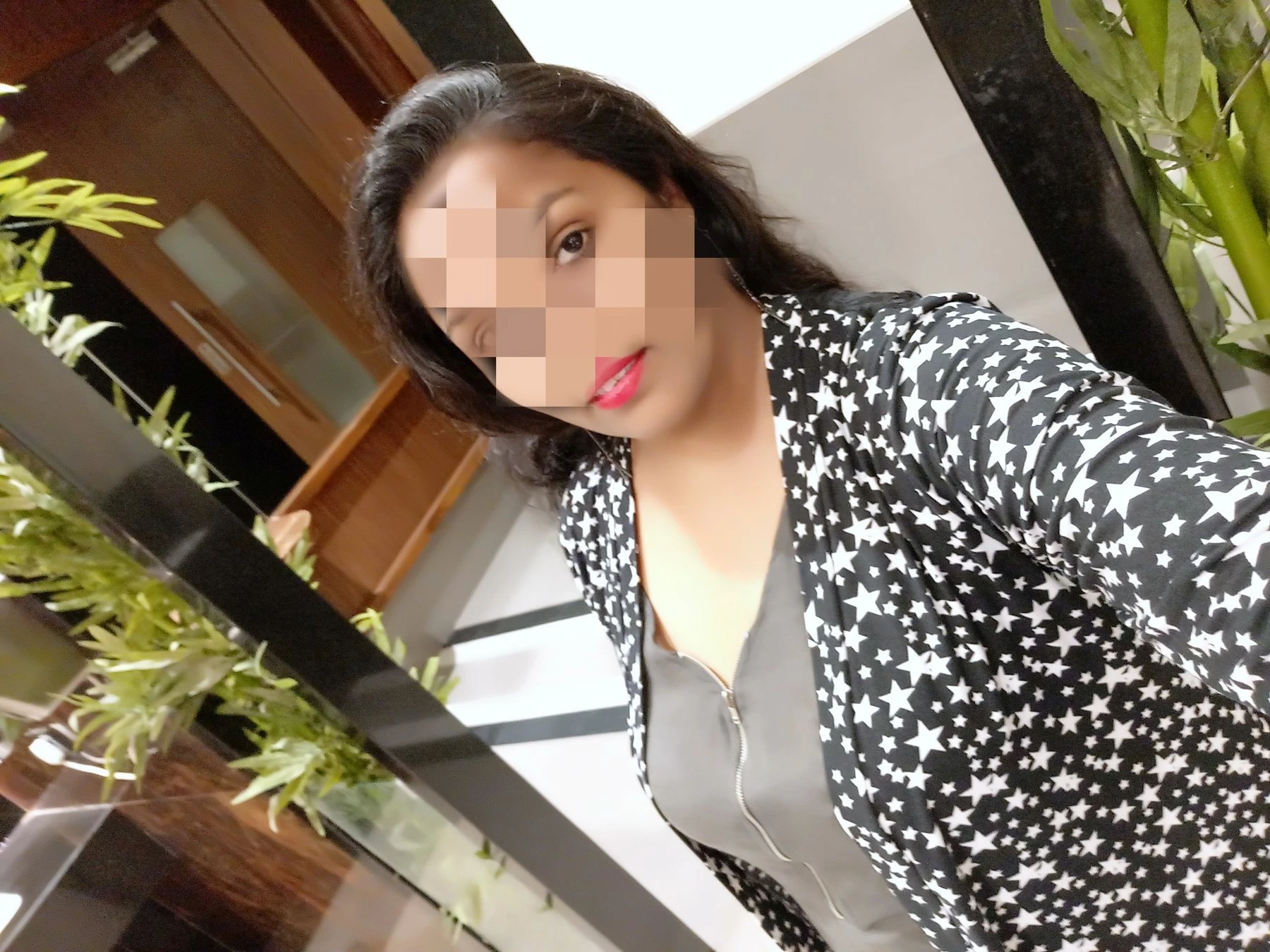 Sonakshi (Video Call Satisfaction) – Indian escort in Mumbai — 4 / 5