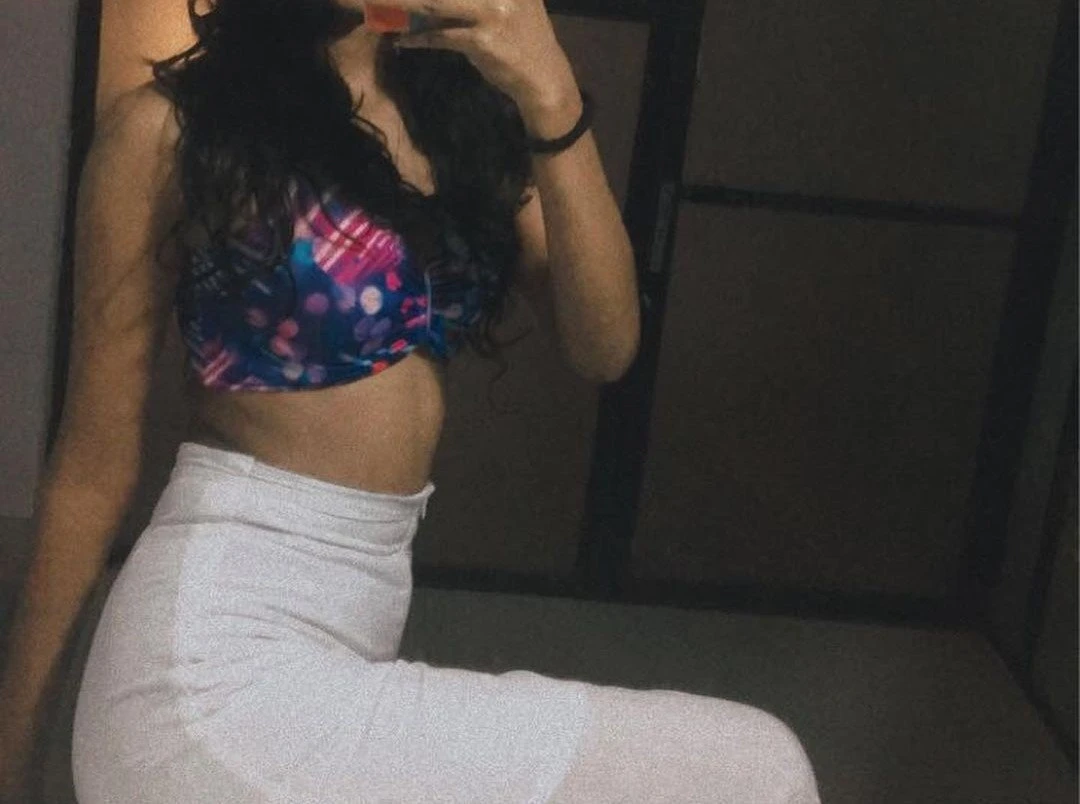 Live Cam Service Teen Girl – Sri Lankan escort in Colombo — 2 / 8