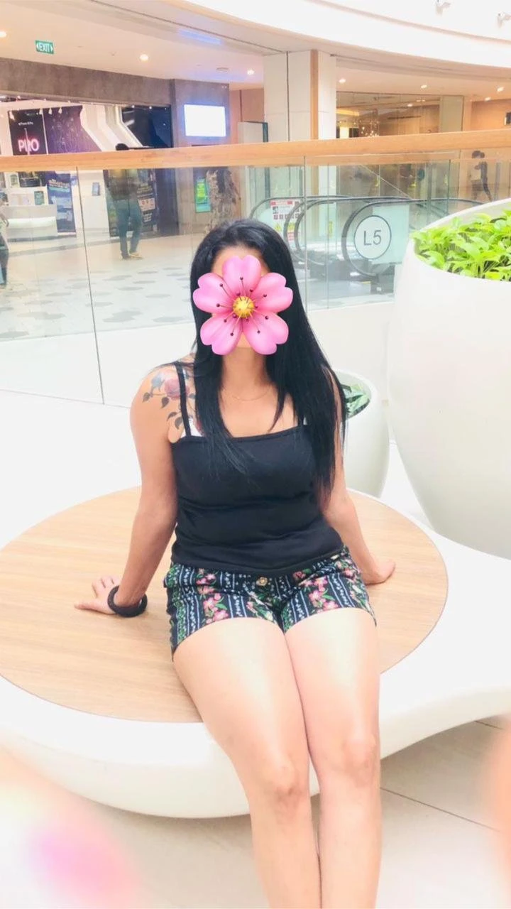 Asmi – Sri Lankan escort in Colombo — 9 / 12