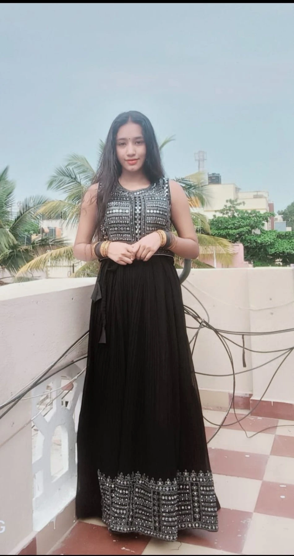 Nisha Parmar – Indian escort in Vadodara — 2 / 3