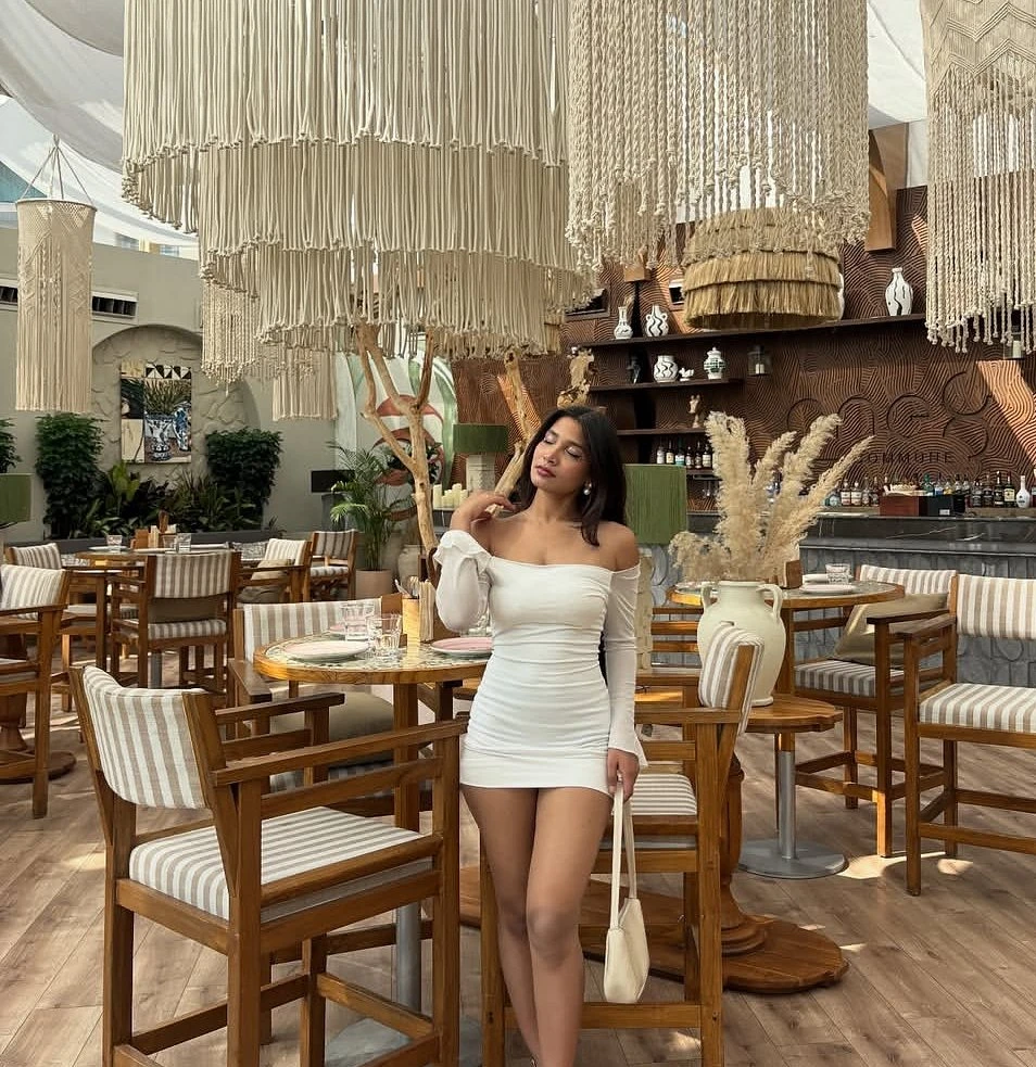 Zoya Khan – Indian escort in Mumbai — 3 / 4